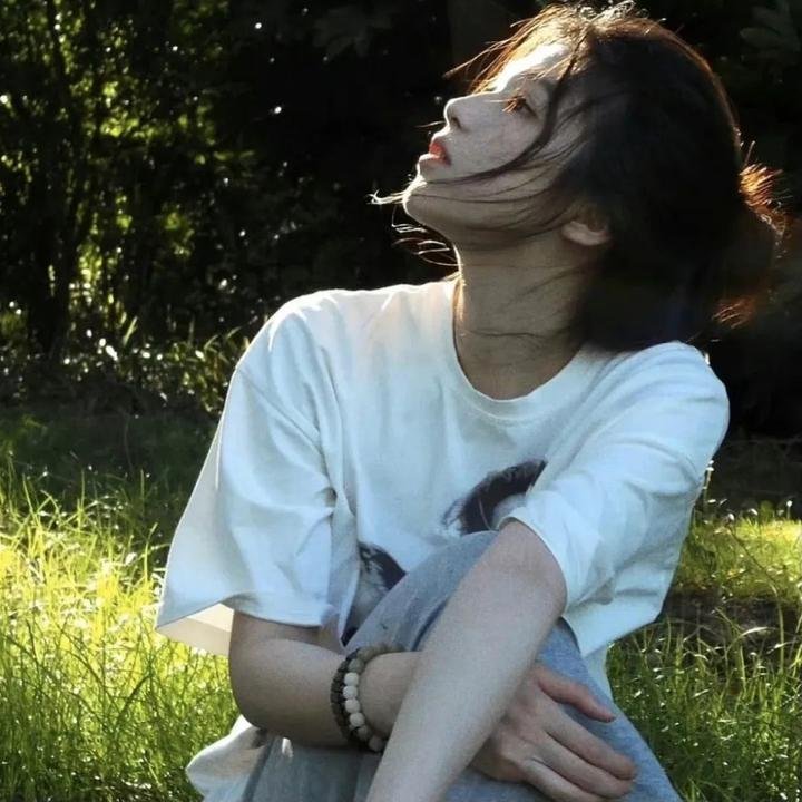 让她走